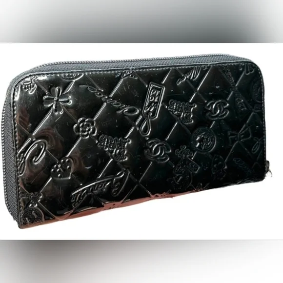 CHANEL Precious Symbols Black Patent Quilted Leather Zippy Wallet - Picture 4 of 13